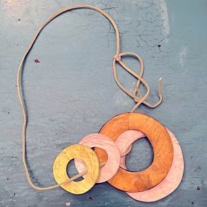 Green, white and brown hoops necklace